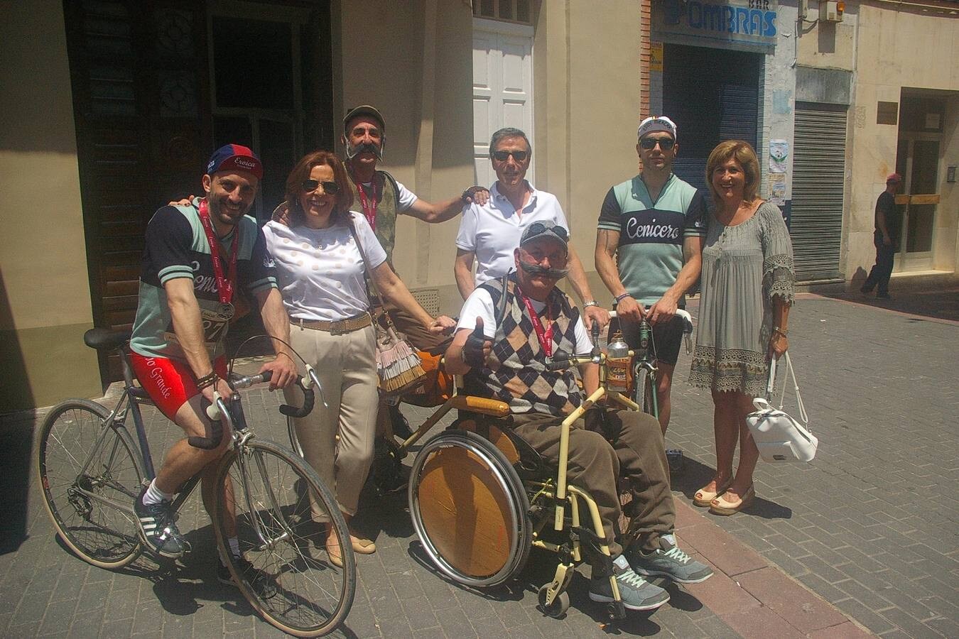 Cenicero acogió la Eroica Hispania, una prueba de ciclismo clásico en la que los aficionados a esta modalidad de ciclismo recorrieron diferentes trayectos por la Rioja Alta; disfrutando del paisaje, el vino, la cultura y la gastronomía