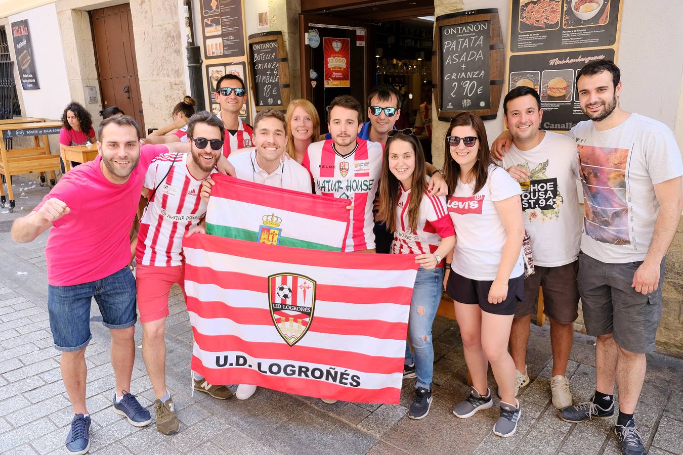 Fotos: El fútbol llena de color las calles logroñesas