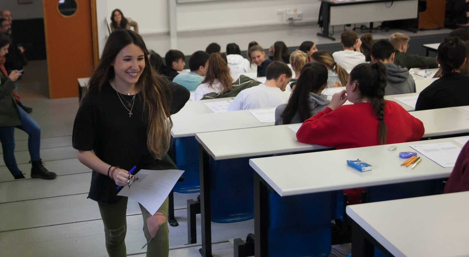 Fotos: Comienza la EBAU en Logroño