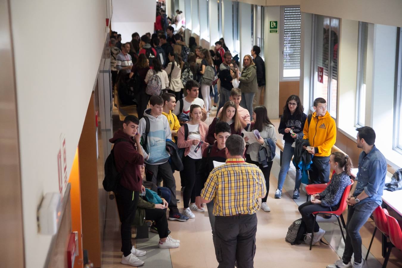 Fotos: Comienza la EBAU en Logroño