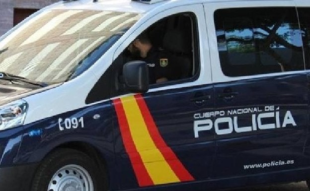 Detenido tras darse a la fuga en un coche con cuatro niños y cuatro adultos a bordo sin cinturón