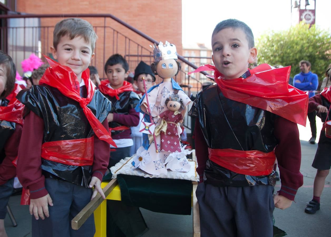 El Centro Sagrado Corazón de Logroño ha acogido este viernes una representación de San Bernabé protagonizada por sus alumnos y a la que ha acudido la alcaldesa de Logroño en funciones, Cuca Gamarra.