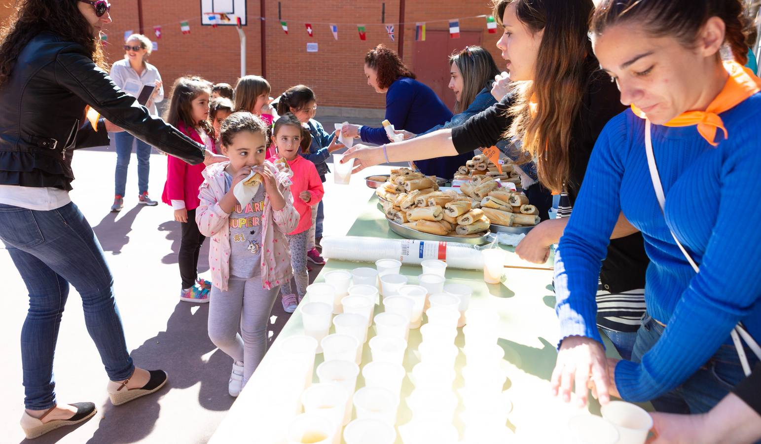 Fotos: Representación de San Bernabé por los alumnos del colegio Vélez de Guevara