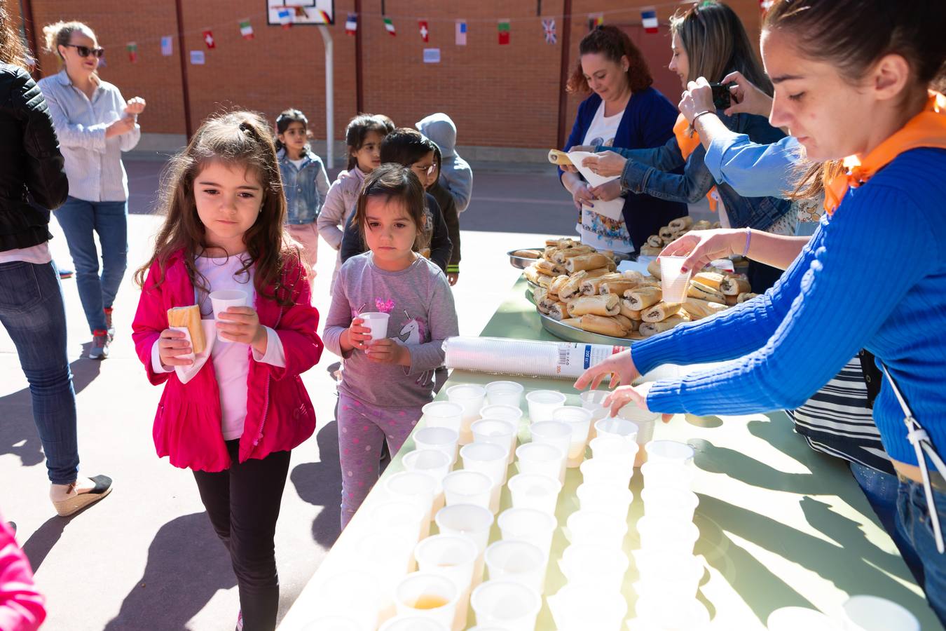 Fotos: Representación de San Bernabé por los alumnos del colegio Vélez de Guevara