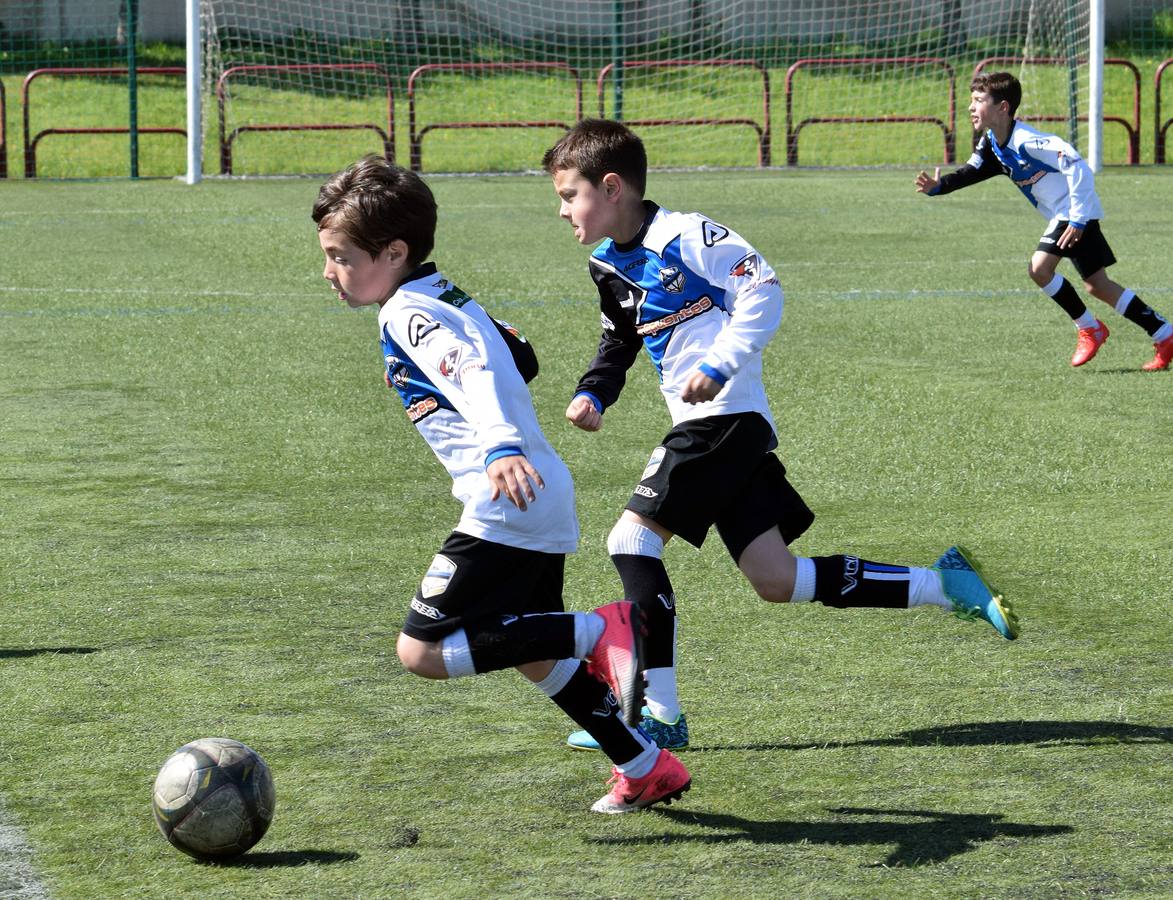 Fotos: Primera jornada del Torneo del Valvanera