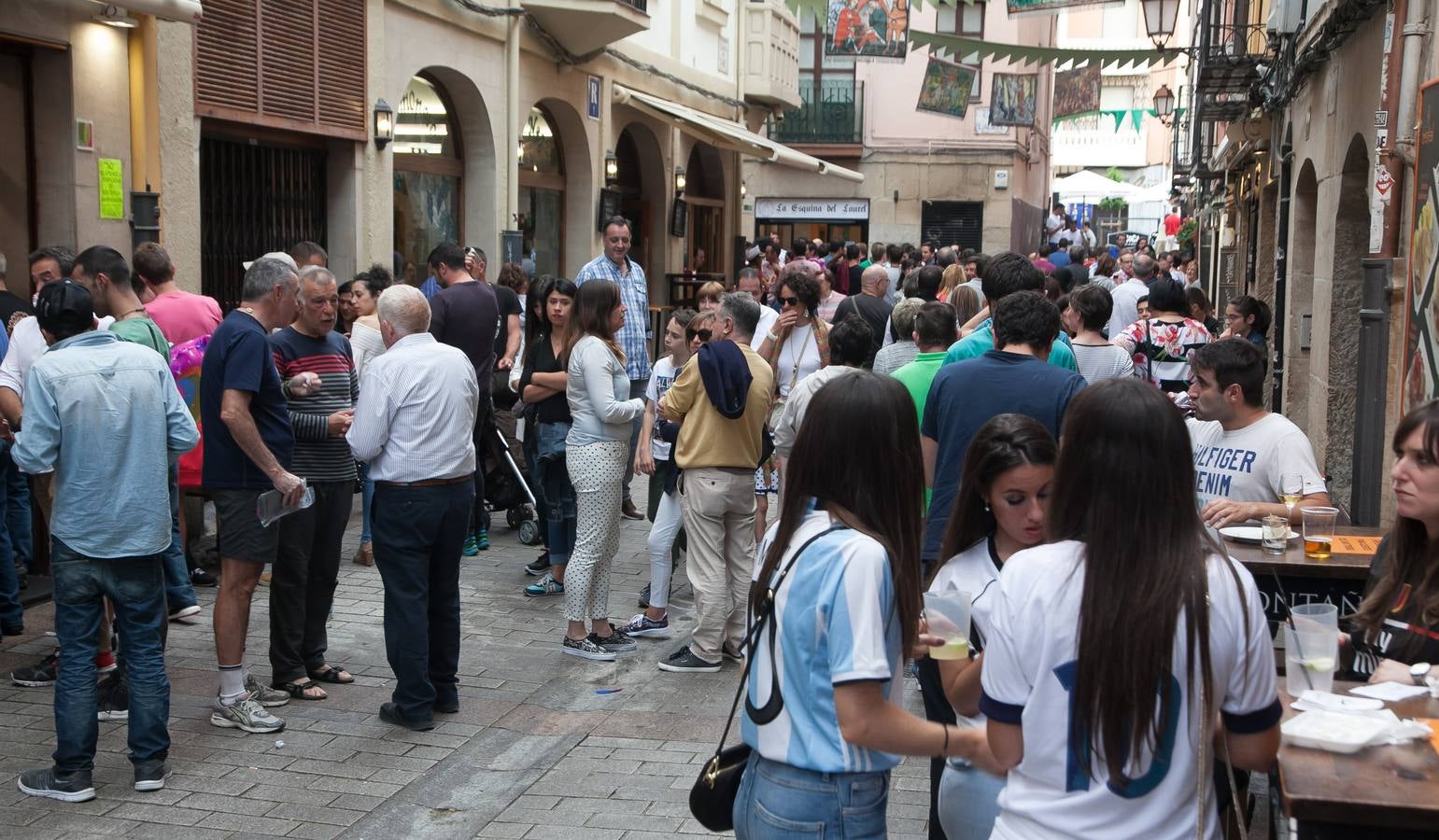 Fotos: Ambiente en las calles de Logroño por San Bernabé: el sábado