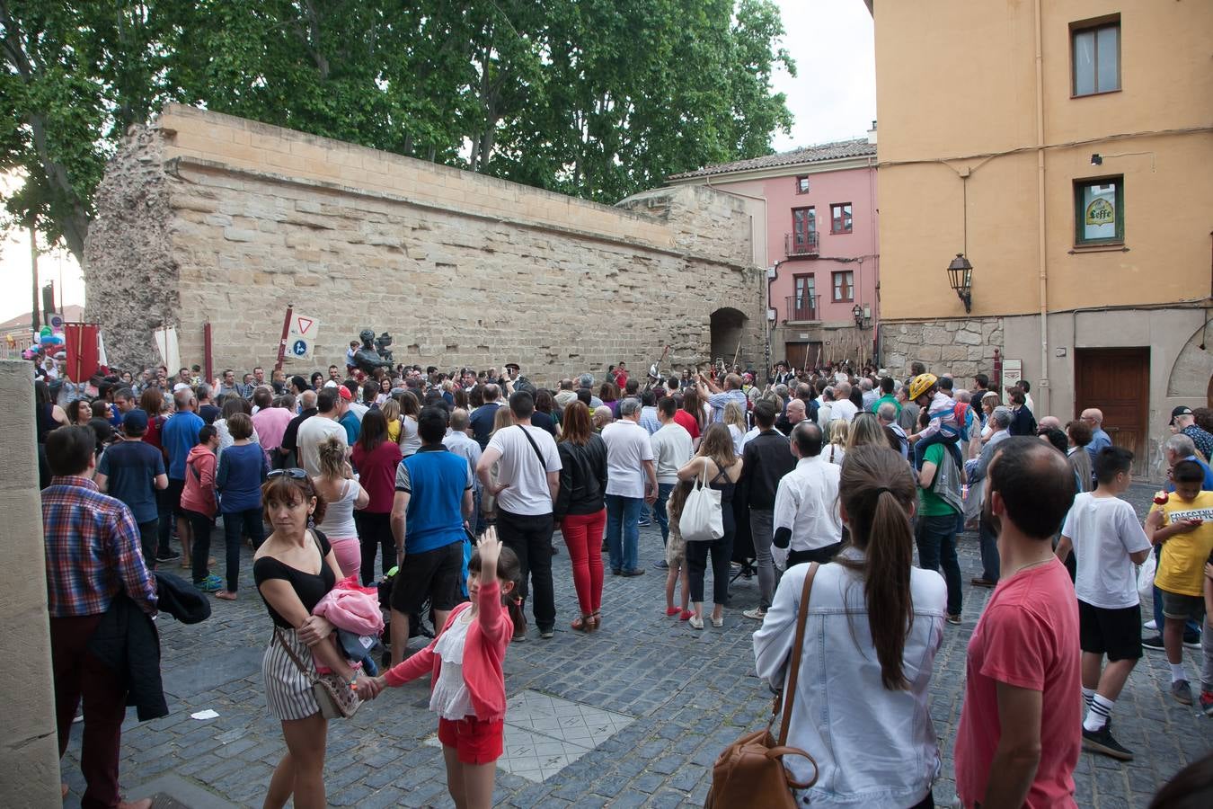 Fotos: Ambiente en las calles de Logroño por San Bernabé: el sábado