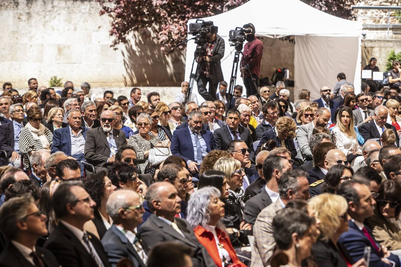 San Millán de la Cogolla ha acogido la celebración institucional del 9 de junio con la entrega de las Medallas de La Rioja, el Galardón de las Artes y las distinciones de Riojanos Ilustres 