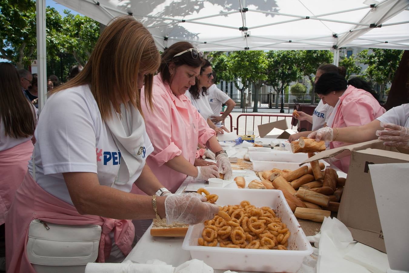 Fotos: Un domingo muy festivo en Logroño