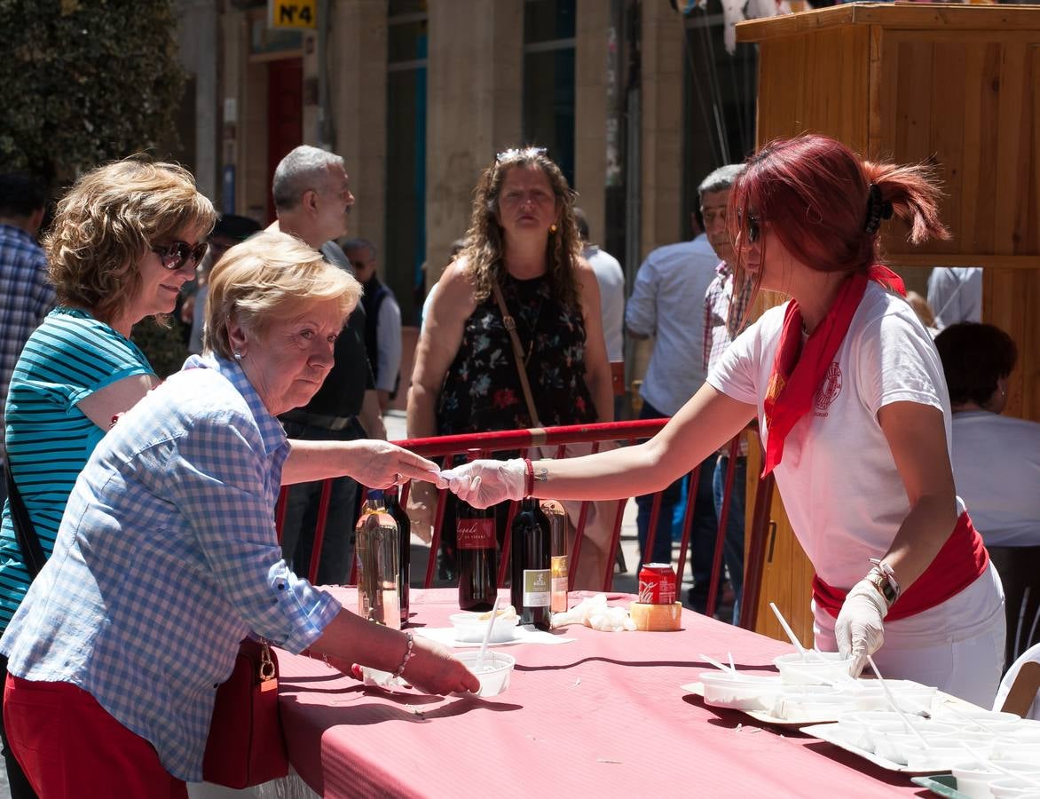 Fotos: Un domingo muy festivo en Logroño