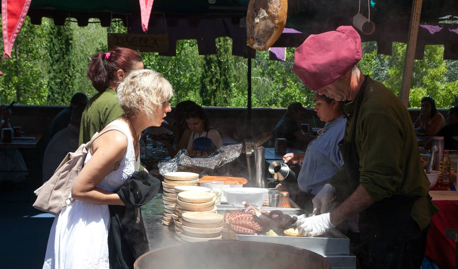 Fotos: Un domingo muy festivo en Logroño