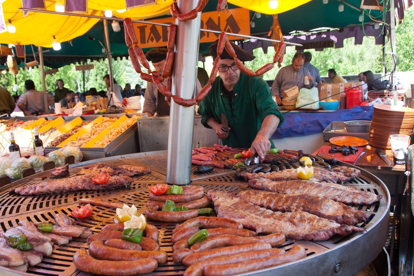 Fotos: Un domingo muy festivo en Logroño