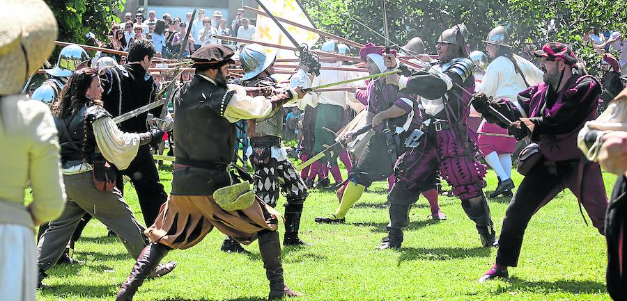 Defensores de Logroño y soldados franceses se enfrentan cuerpo a cuerpo en la tercera jornada de la Recreación del Asedio