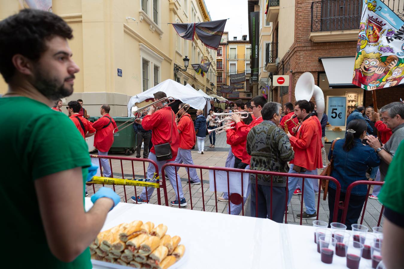 Fotos: La Casa de Andalucía ofrece una degustación de bocatita de melva con pimientos