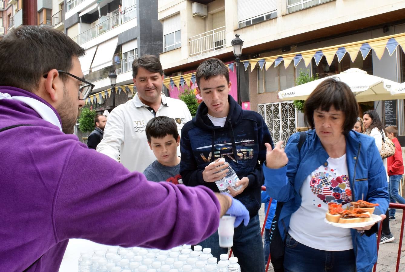 Fotos: Degustación de embuchados a cargo de la Peña La Uva