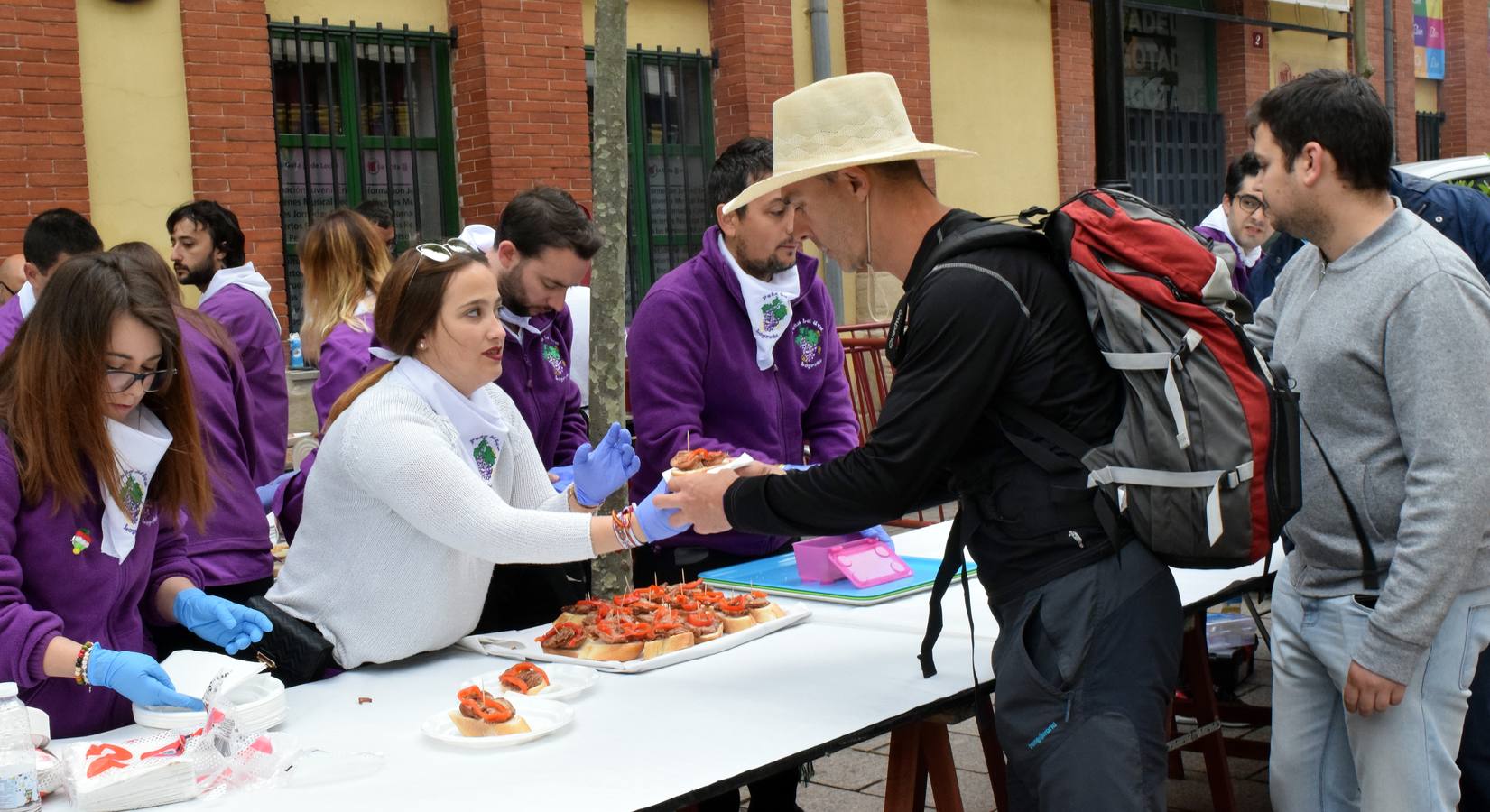 Fotos: Degustación de embuchados a cargo de la Peña La Uva