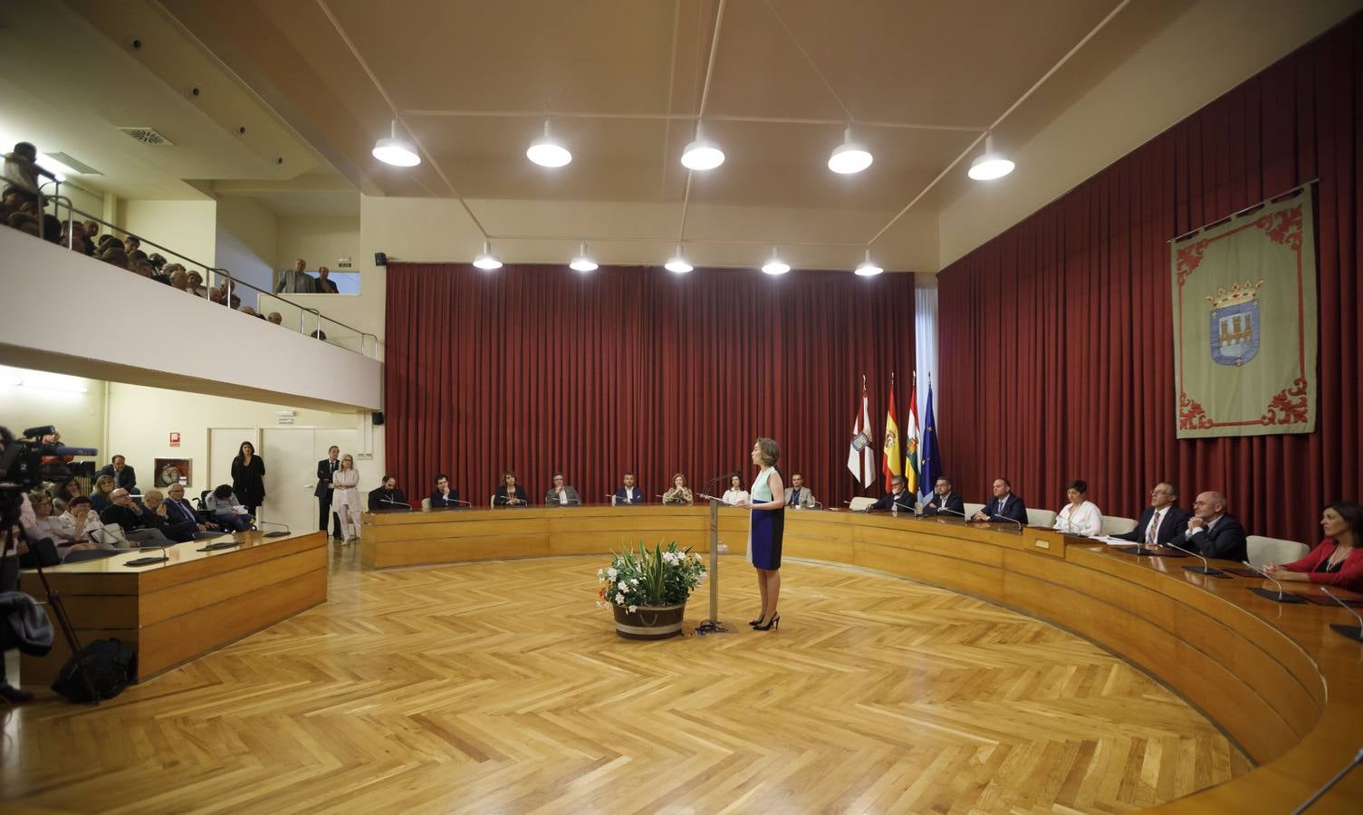 Acto de entrega de la Insignias de San Bernabé, en esta ocasión, al periodista Fernando Lázaro; la presidenta del CERMI, Manoli Muro; el médico Joaquín Yangüela; y la voluntaria María Jesús Romero