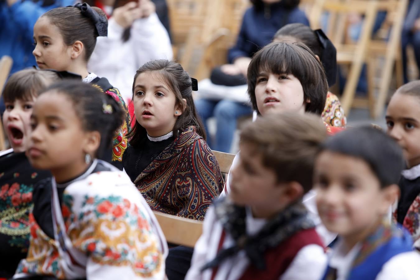 Fotos: Tradicional ofrenda de flores en El Revellín