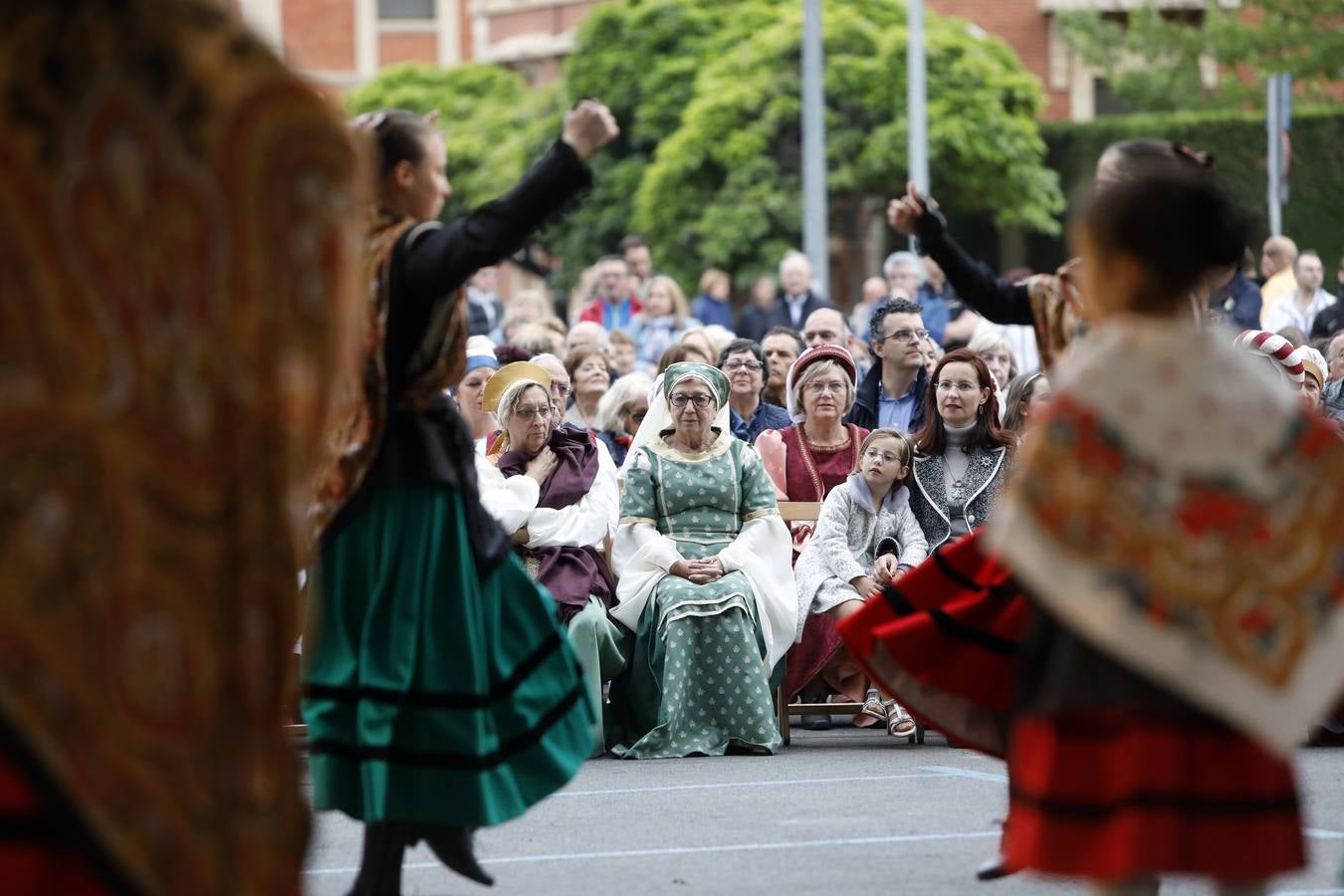 Fotos: Tradicional ofrenda de flores en El Revellín