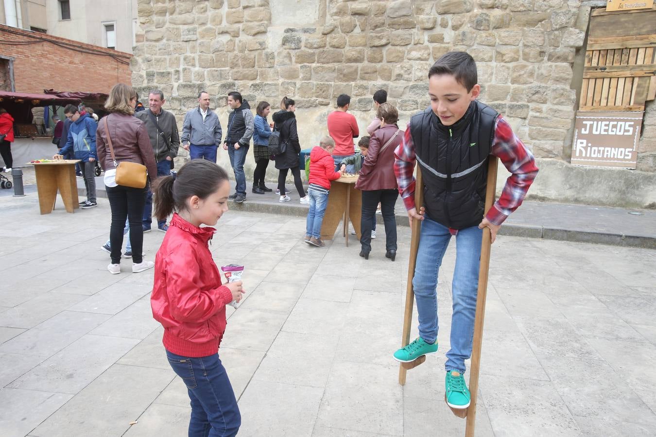 Fotos: Juegos tradicionales en la plaza de Santiago