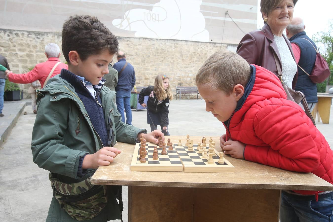 Fotos: Juegos tradicionales en la plaza de Santiago