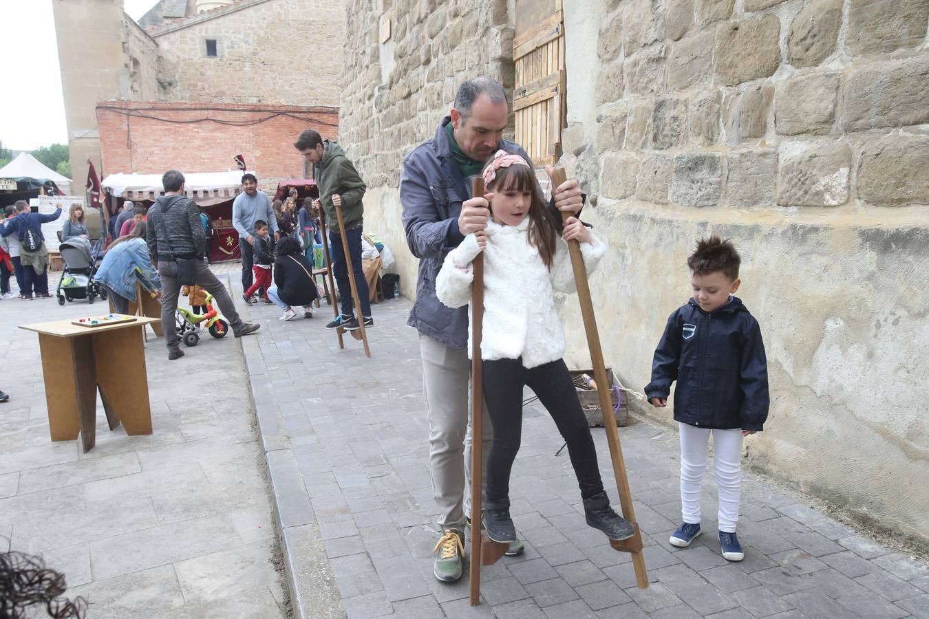 Fotos: Juegos tradicionales en la plaza de Santiago