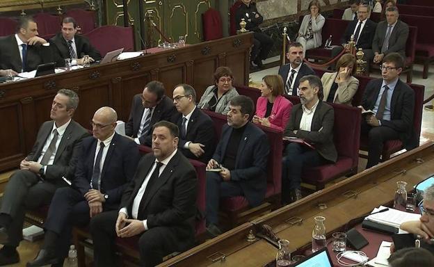 Imagen de la primera semana del juicio con el banquillo de los acusados al completo con los doce líderes independentistas encausados.