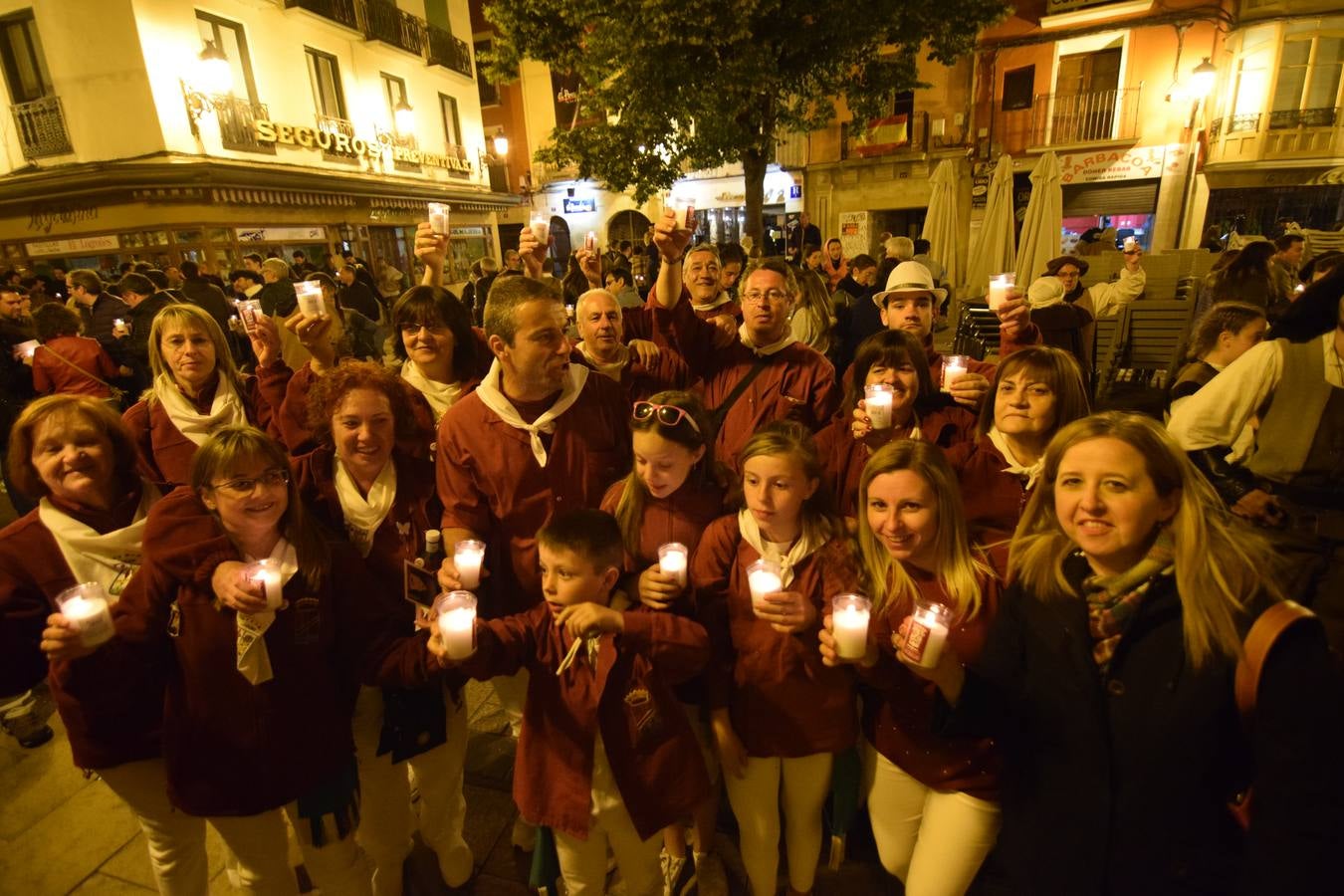 La Cofradía de San Bernabé celebró el encendido de luminarias en cumplimento del Voto de San Bernabé.