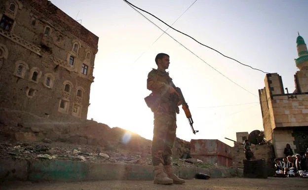 26 heridos tras el primer ataque de los rebeldes yemeníes contra un aeropuerto civil de Arabia Saudí