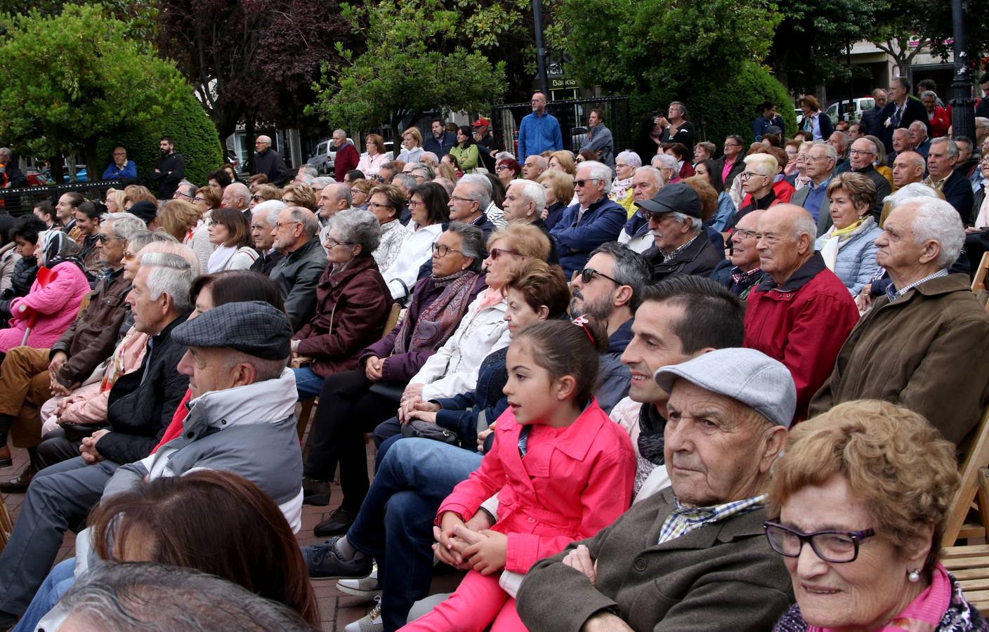 Fotos: VIII Festival Nacional de Folclore en el Paseo de El Espolón