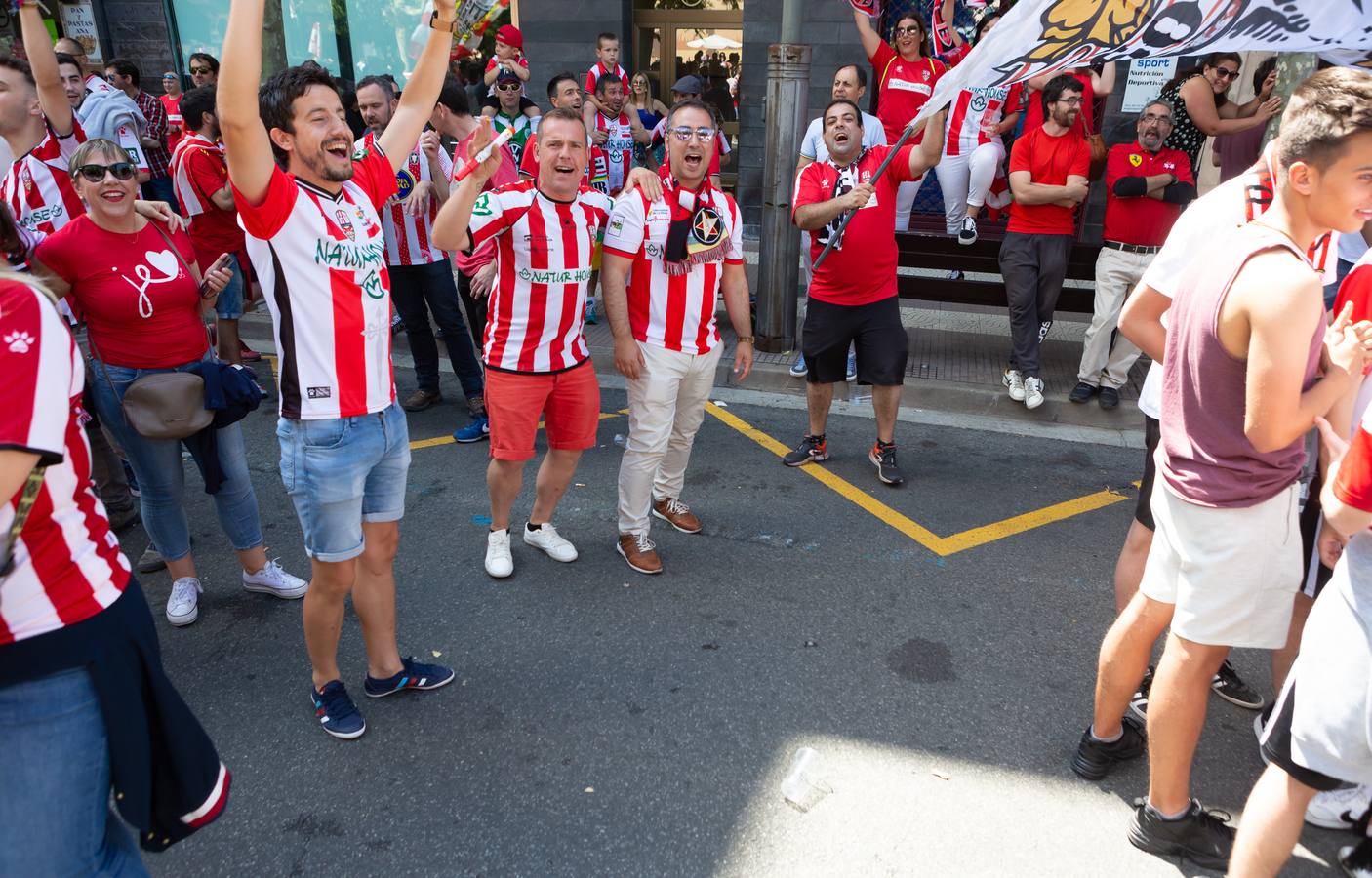 Fotos: Logroño arropa a la UD Logroñés hasta Las Gaunas (1)