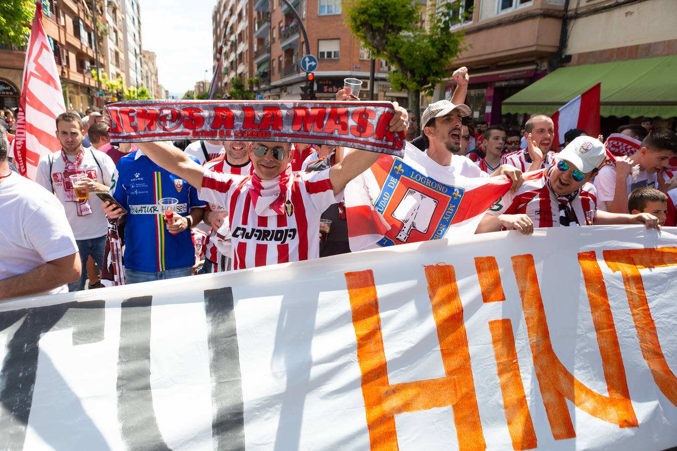 Fotos: Logroño arropa a la UD Logroñés hasta Las Gaunas (1)