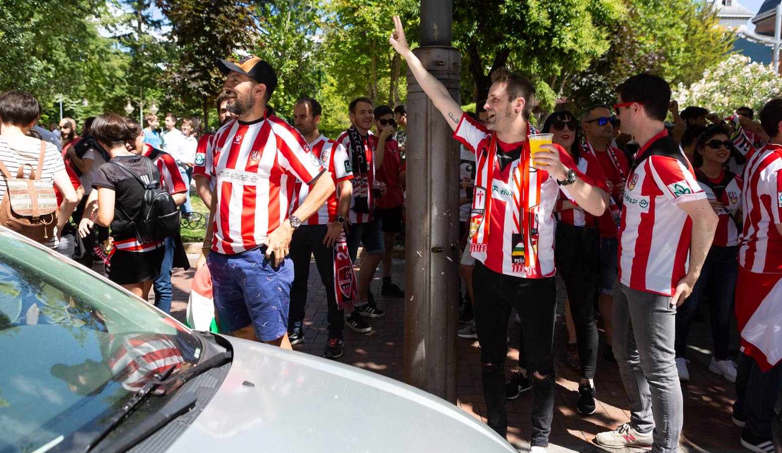 Fotos: Logroño arropa a la UD Logroñés hasta Las Gaunas (1)