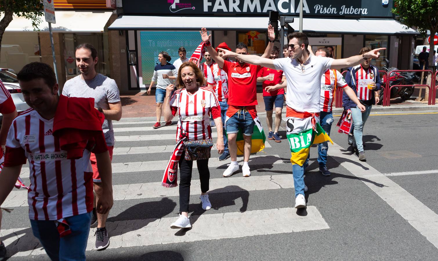 Fotos: Logroño arropa a la UD Logroñés hasta Las Gaunas (1)