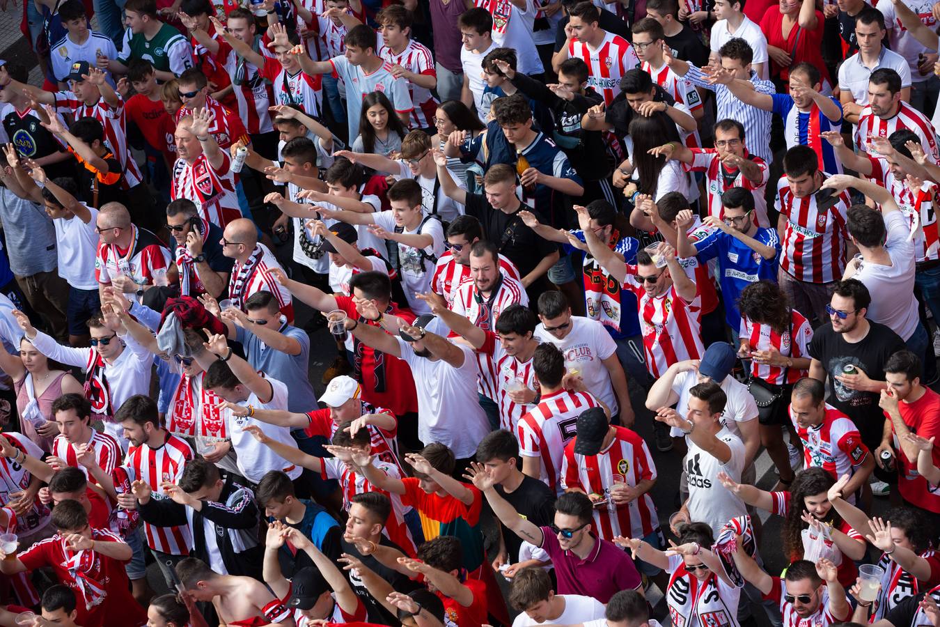 Fotos: La afición arropa a la UD Logroñés (3)