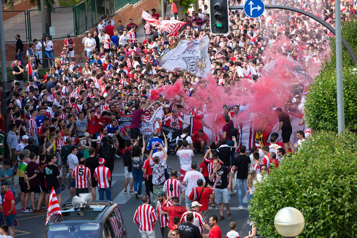 Fotos: La afición arropa a la UD Logroñés (3)