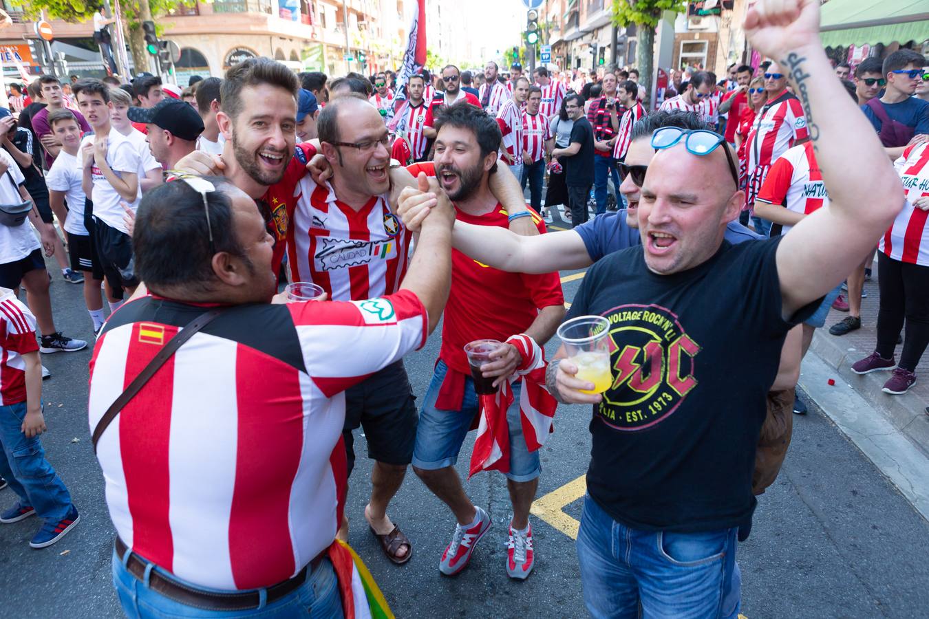 Fotos: La afición arropa a la UD Logroñés (2)