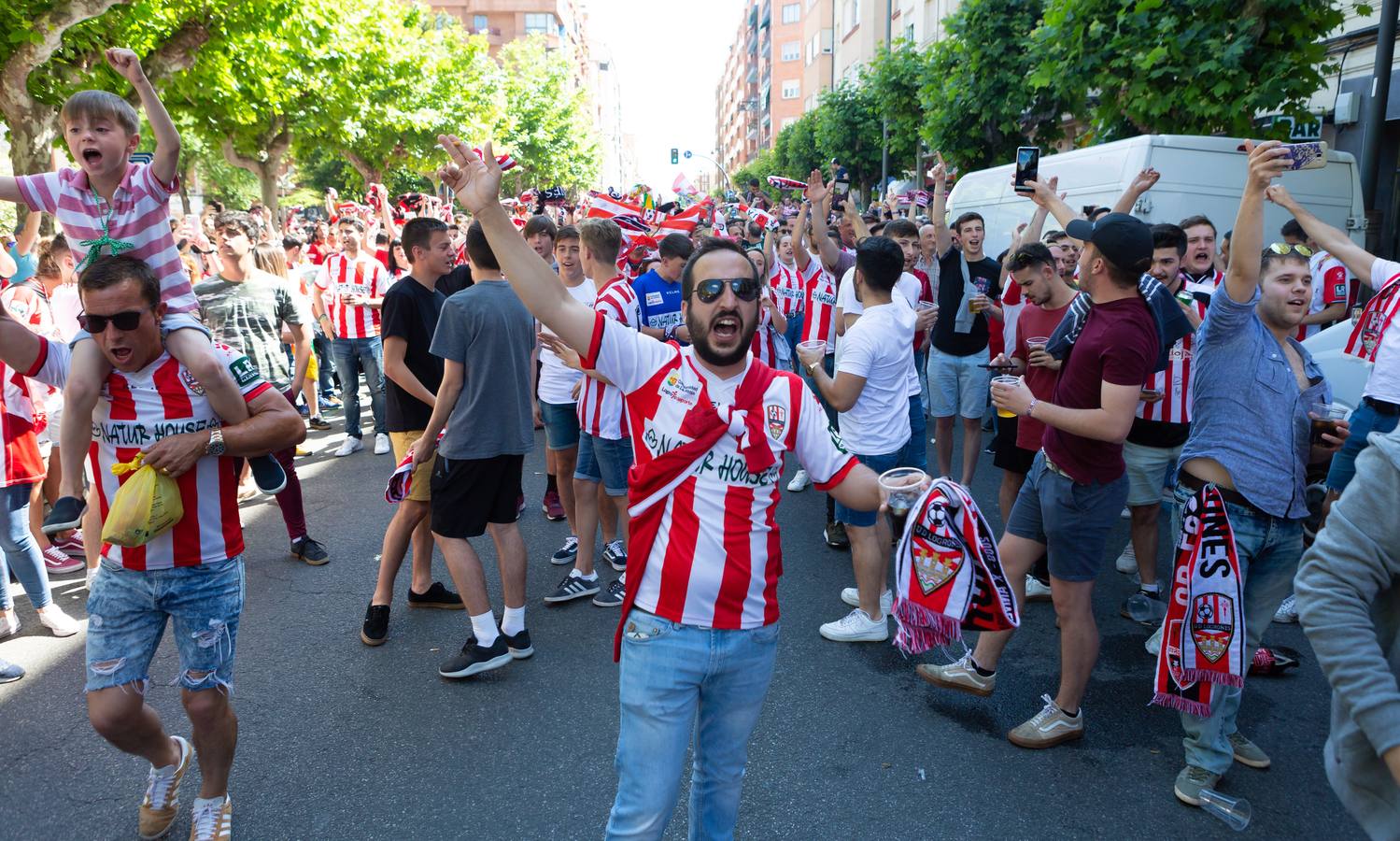 Fotos: La afición arropa a la UD Logroñés (2)