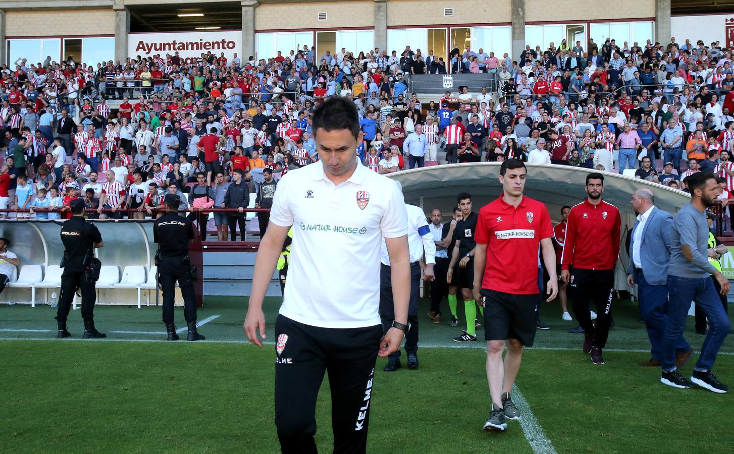 Los blanquirrojos no han pasado del empate ante el bloque alicantino y han quedado eliminados del 'play off' de ascenso a Segunda División.