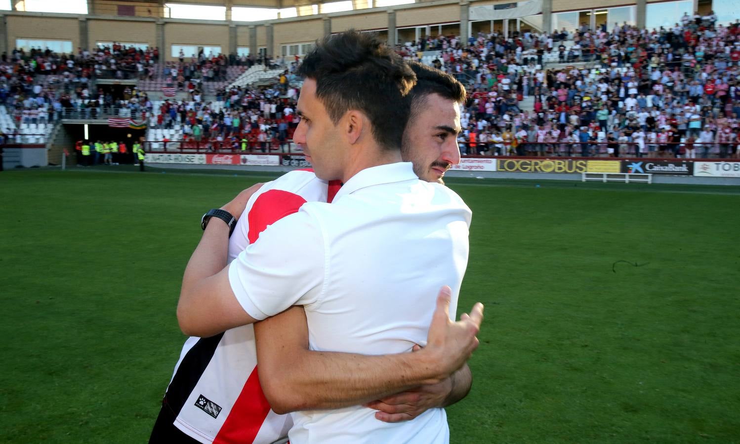 Los blanquirrojos no han pasado del empate ante el bloque alicantino y han quedado eliminados del 'play off' de ascenso a Segunda División.