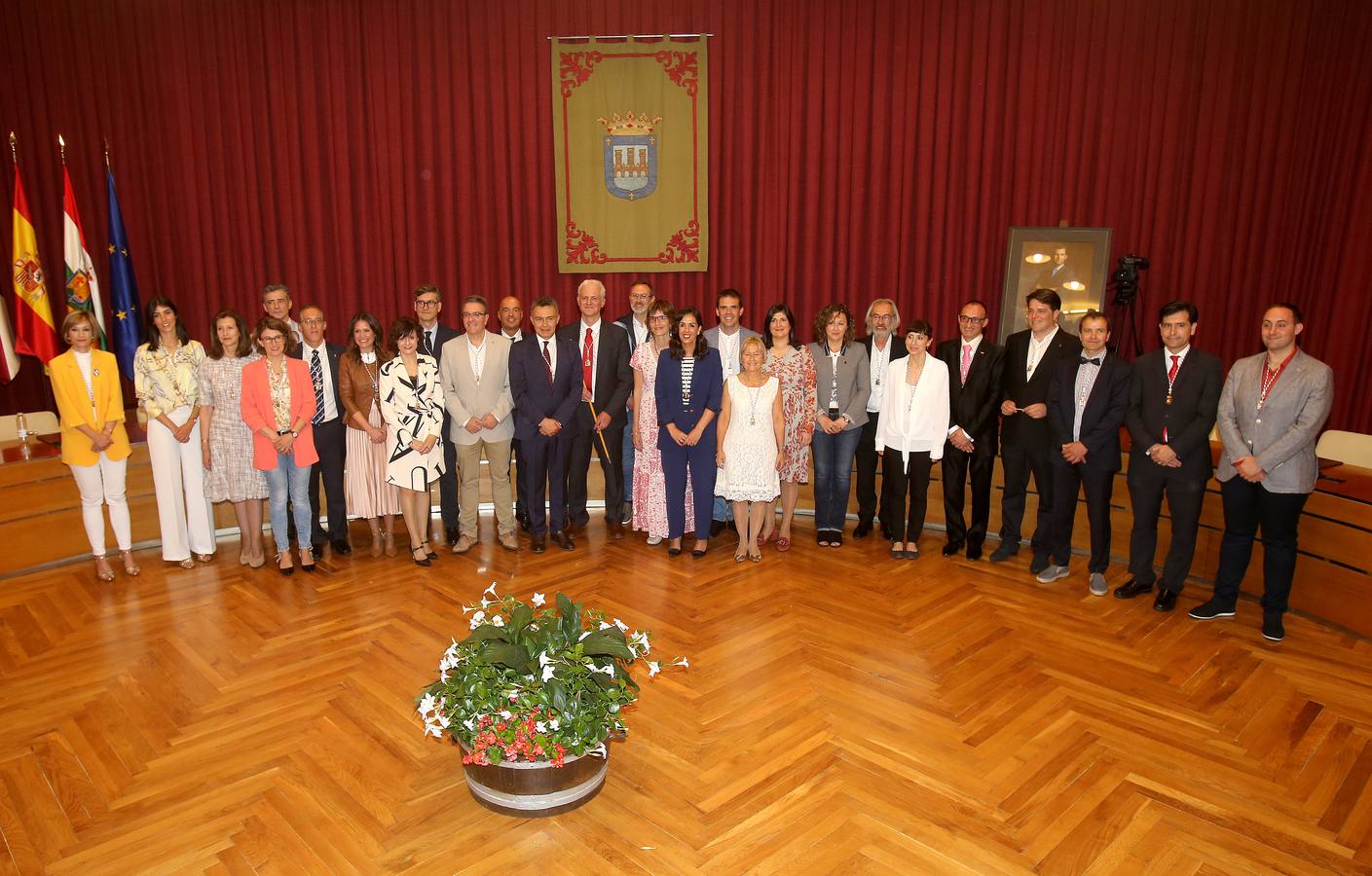 Fotos: Hermoso de Mendoza, nuevo alcalde de Logroño: el acto (1 de 3)