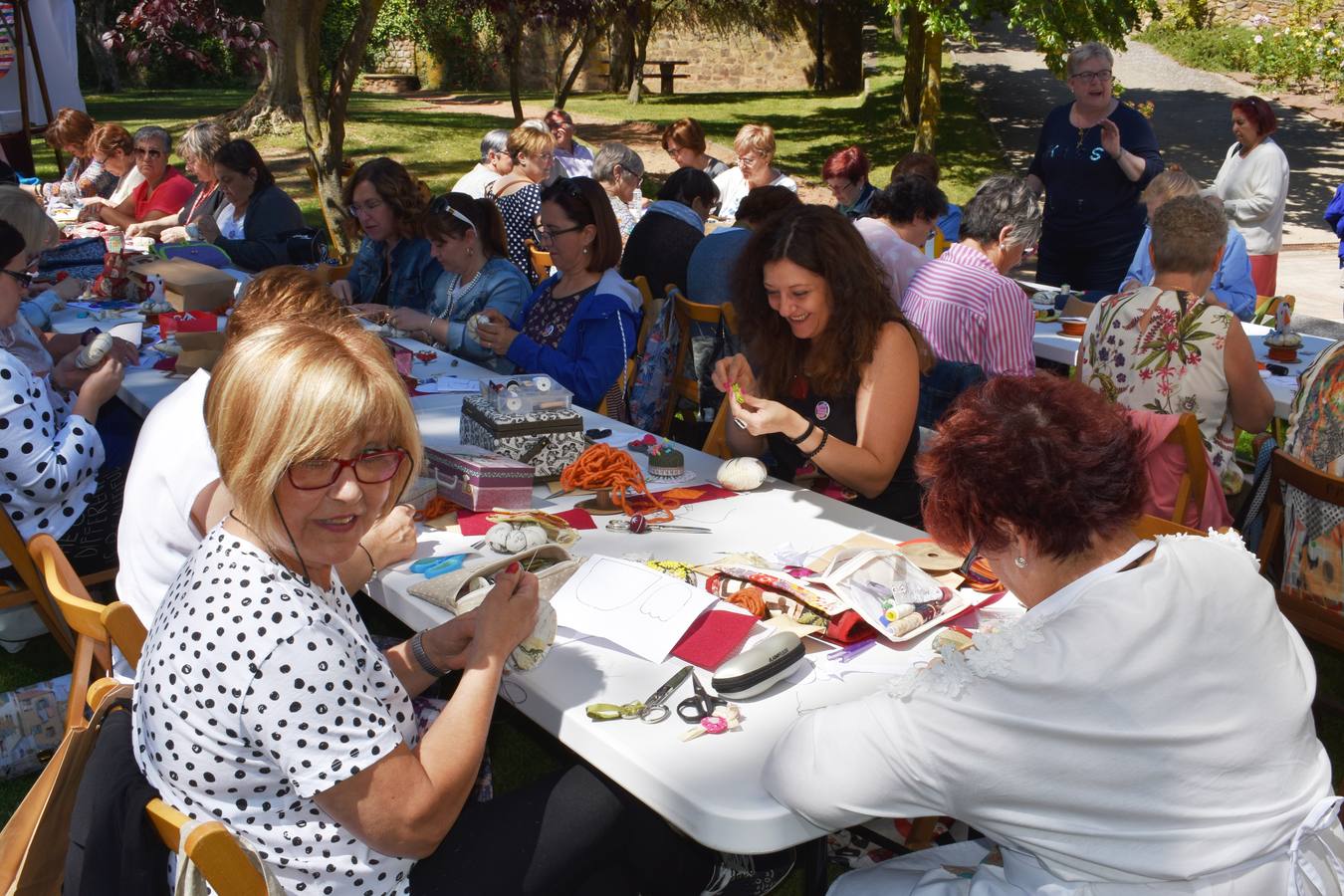 Fotos: XXVIII encuentro de asociaciones culturales de La Rioja y I encuentro de patchwork en Ocón