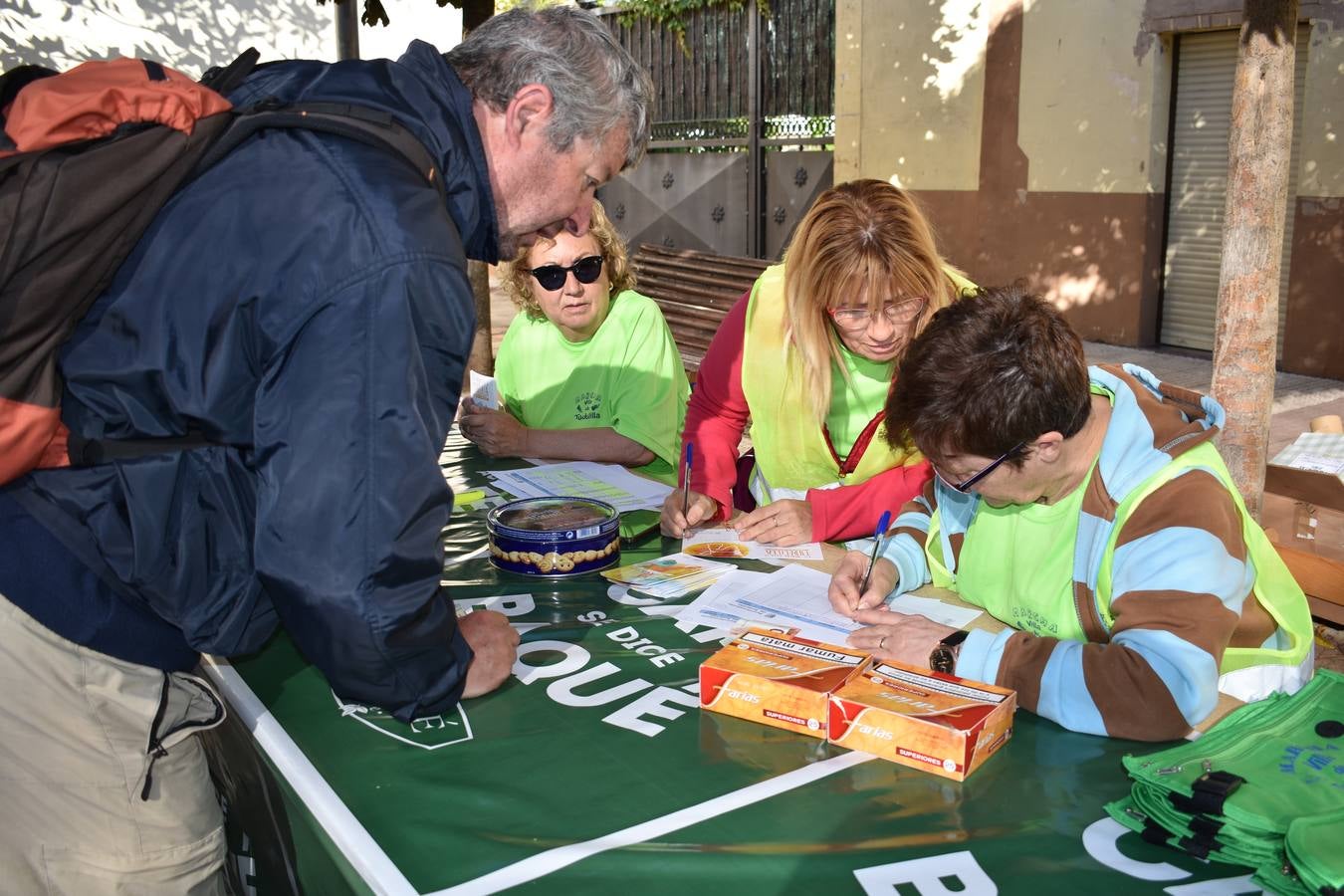 VII marcha Villa de Tudelilla, con 250 personas más unos 20 integrantes de ASPACE Rioja, entidad a la que se destinó parte de la recaudación.