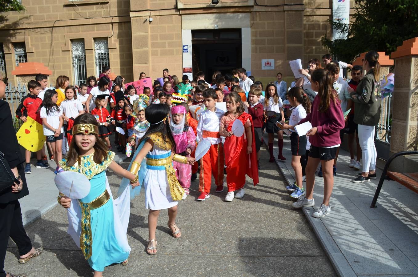 Los alumnos del colegio San Agustín han hecho un parón educativo por el Medio Ambiente.