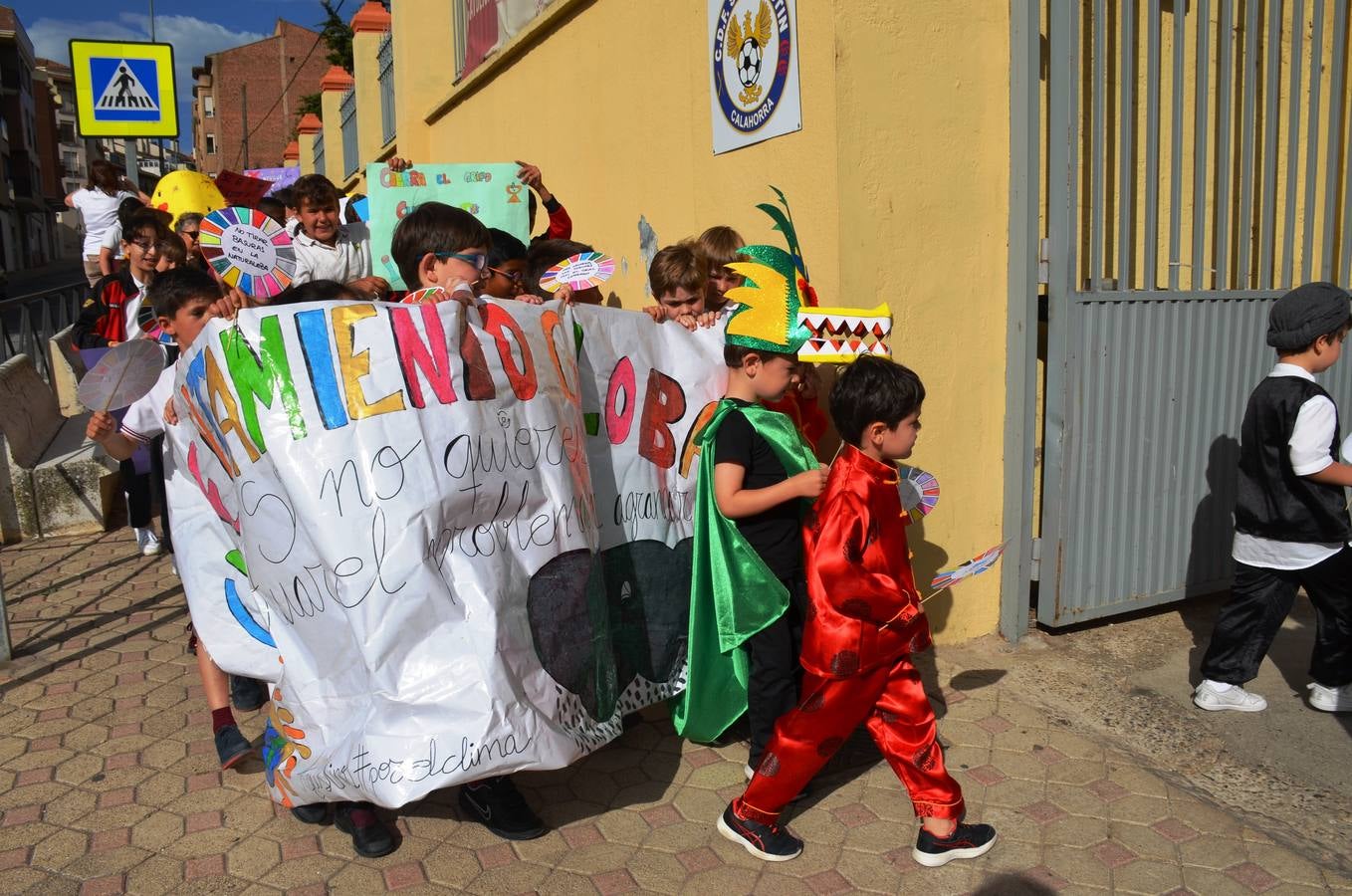 Los alumnos del colegio San Agustín han hecho un parón educativo por el Medio Ambiente.