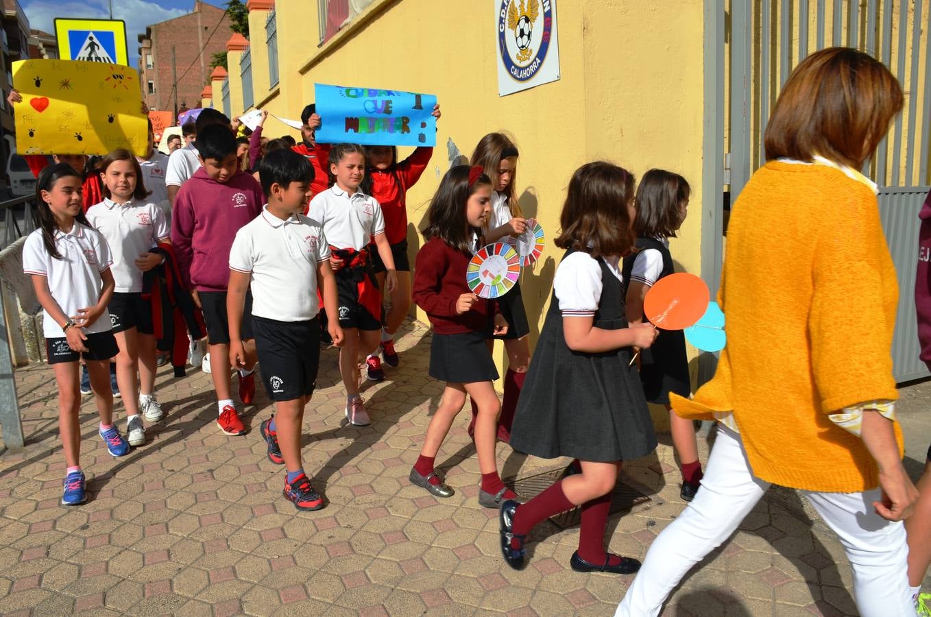 Los alumnos del colegio San Agustín han hecho un parón educativo por el Medio Ambiente.
