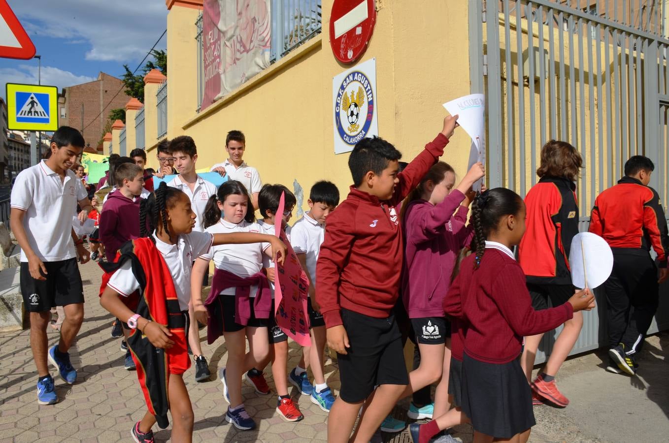 Los alumnos del colegio San Agustín han hecho un parón educativo por el Medio Ambiente.