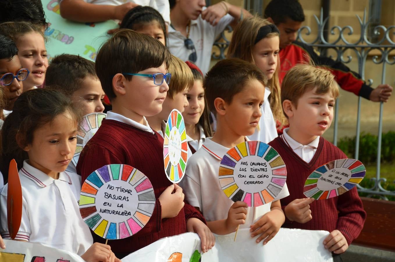 Los alumnos del colegio San Agustín han hecho un parón educativo por el Medio Ambiente.