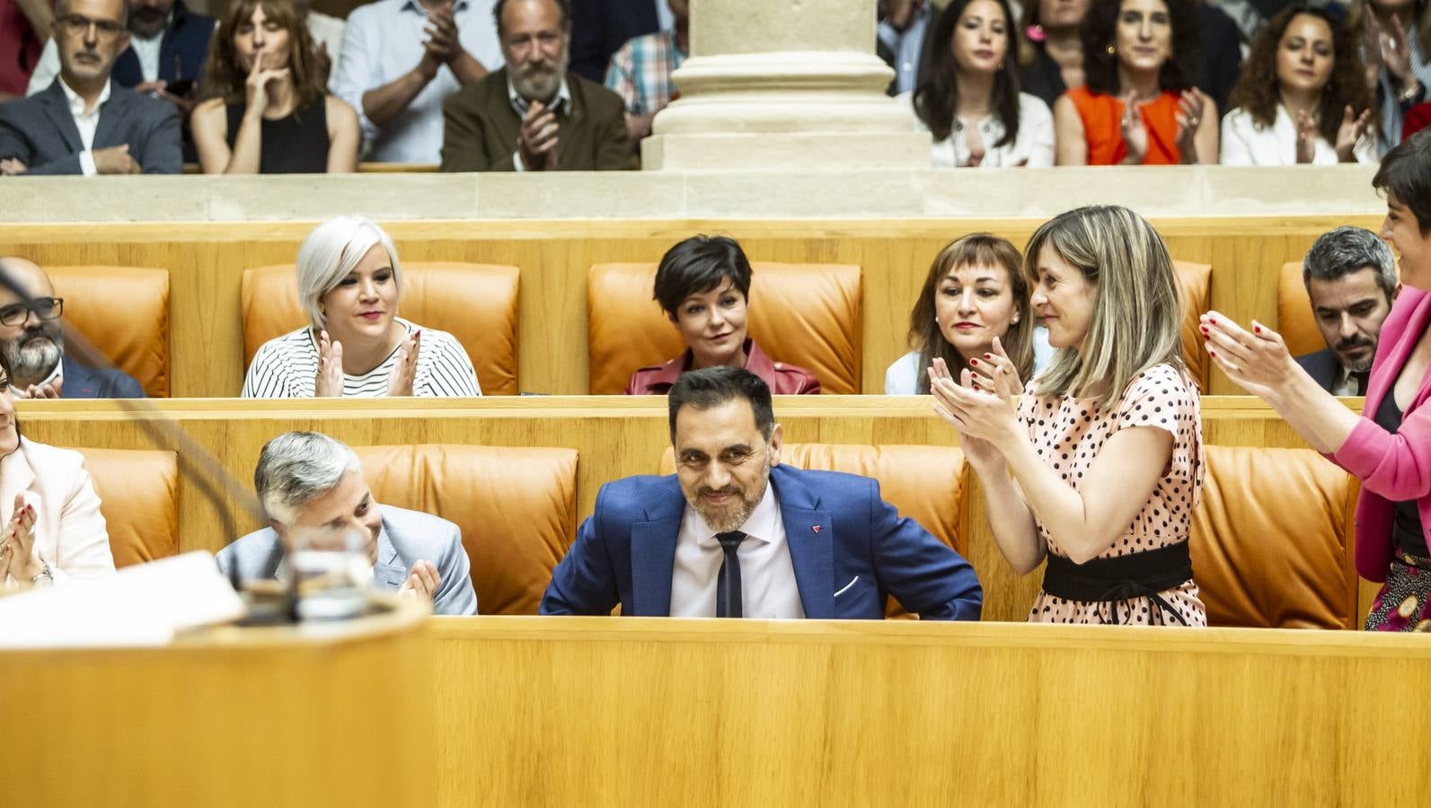 Fotos: Aplausos, gestos y discursos en la sesión para proclamar la Mesa del Parlamento riojano