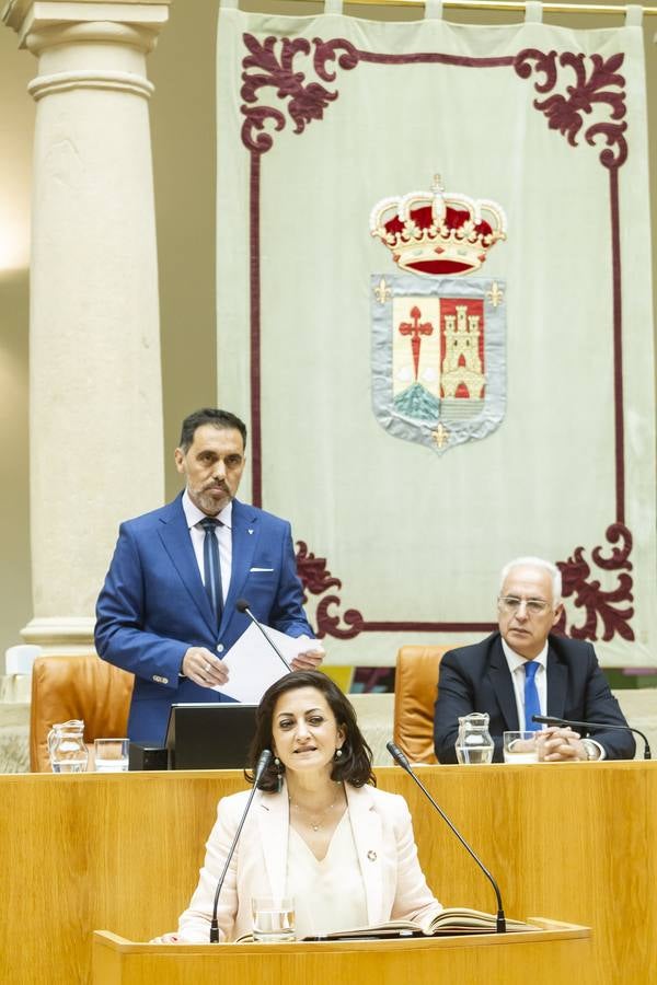 Fotos: Aplausos, gestos y discursos en la sesión para proclamar la Mesa del Parlamento riojano